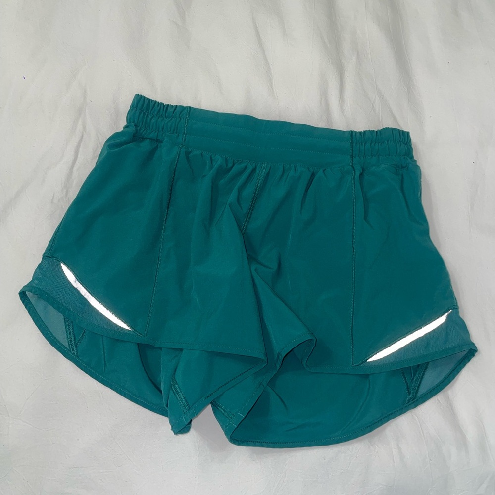 Lululemon Hotty Hot 4” shorts - size 8 - teal/greenish blue